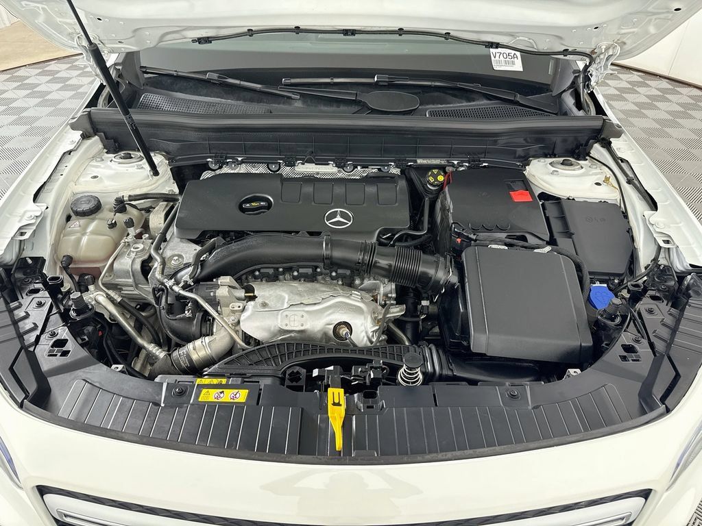 Used 2023 Mercedes-Benz GLB 250 4MATIC image 30