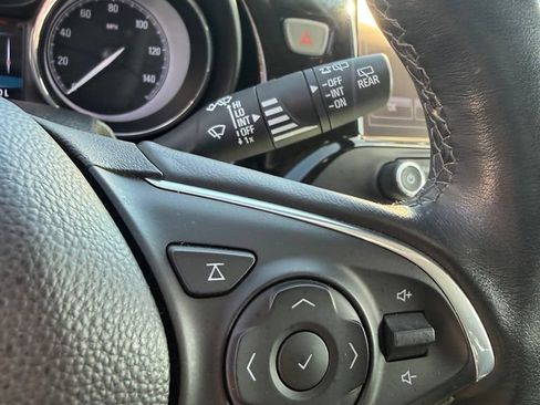 Used 2019 Buick Envision Essence FWD image 16