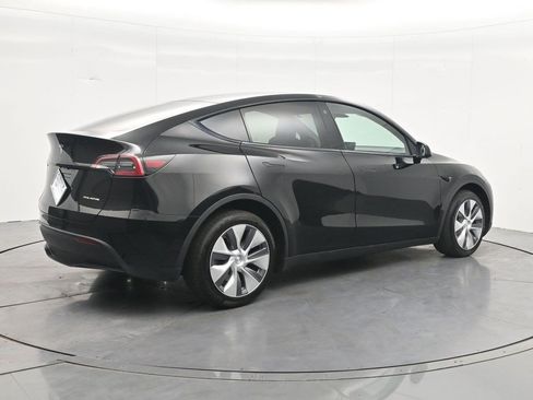 Used 2023 Tesla Model Y Long Range AWD/4WD image 5