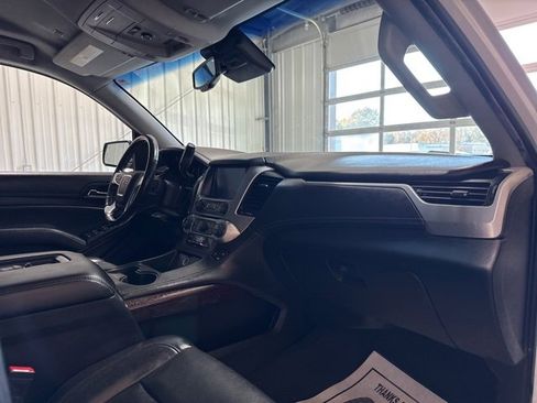 Used 2019 GMC Yukon XL SLT image 30