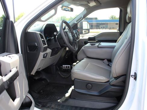 Used 2018 Ford F350 XL AWD/4WD image 9