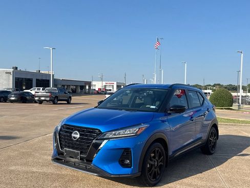 Certified 2024 Nissan Kicks SR w/ SR Premium Package FWD image 8