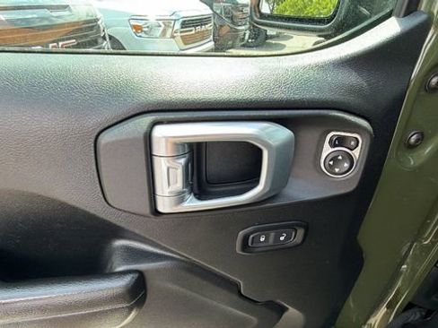 Used 2021 Jeep Gladiator Mojave AWD/4WD image 14