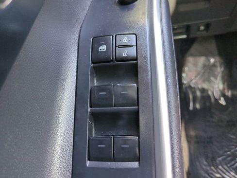 Certified 2023 Toyota Highlander XLE AWD/4WD image 24