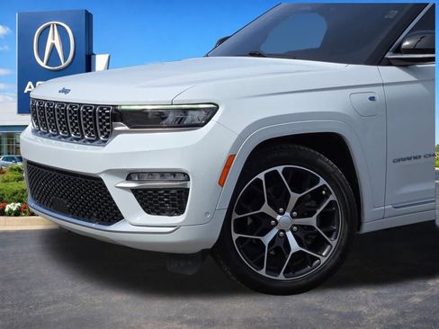 Used 2022 Jeep Grand Cherokee Summit image 3