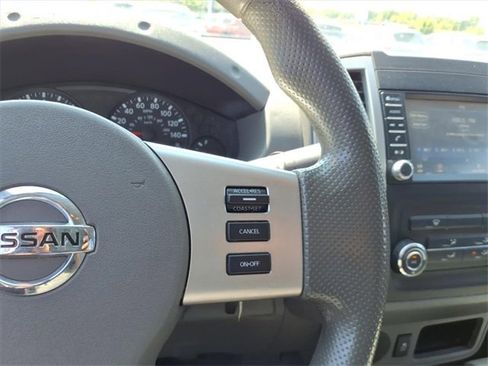 Used 2019 Nissan Frontier SV image 8