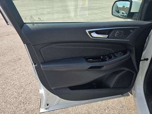 Used 2020 Ford Edge Titanium w/ Equipment Group 301A AWD/4WD image 9
