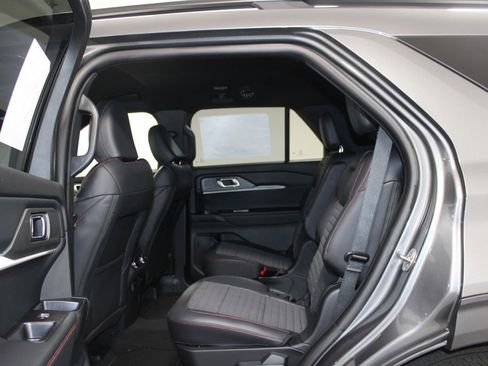 New 2026 Ford Explorer ST-Line w/ ST-Line Street Pack image 23