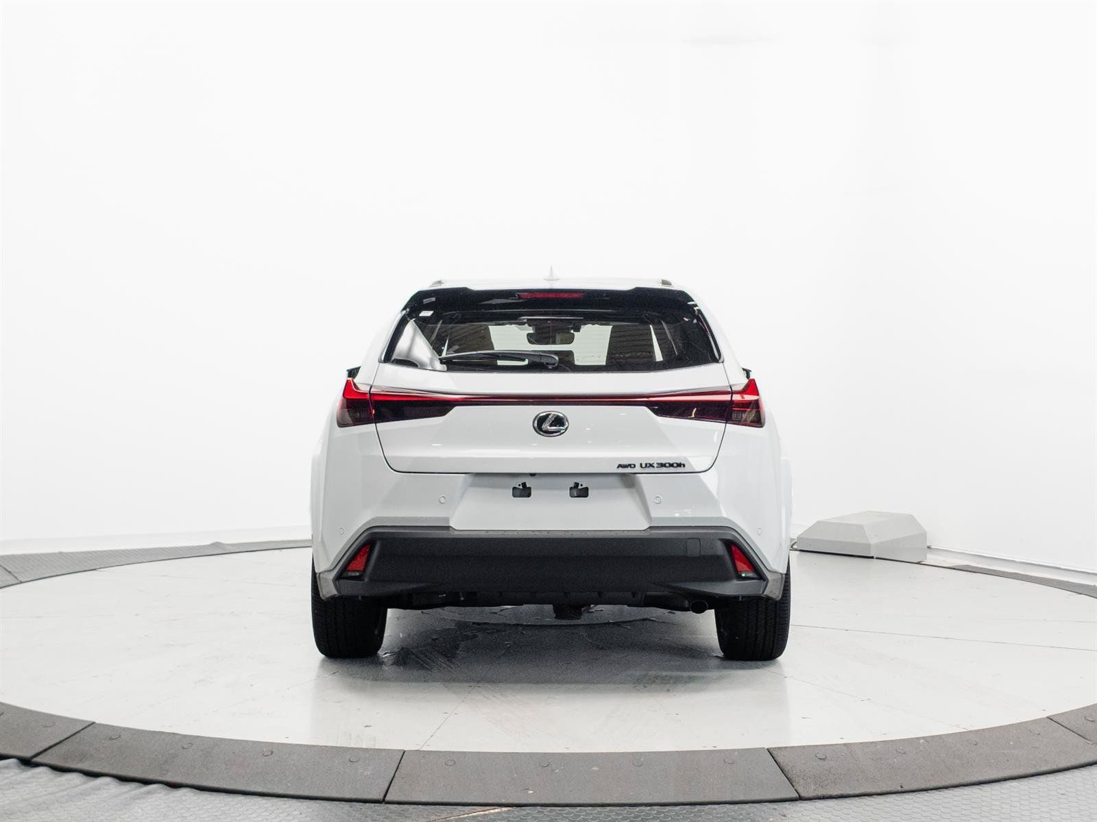 New 2026 Lexus UX 300h AWD image 10