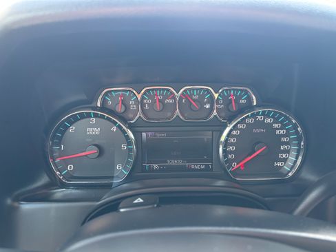 Used 2016 Chevrolet Suburban 3500 LS AWD/4WD image 25