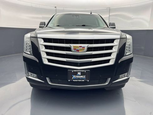 Used 2019 Cadillac Escalade Luxury AWD/4WD image 20