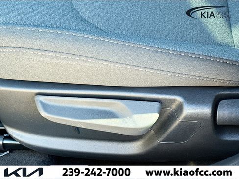 New 2025 Kia K4 LXS image 23