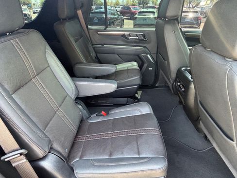 Used 2025 Chevrolet Tahoe High Country AWD/4WD image 28