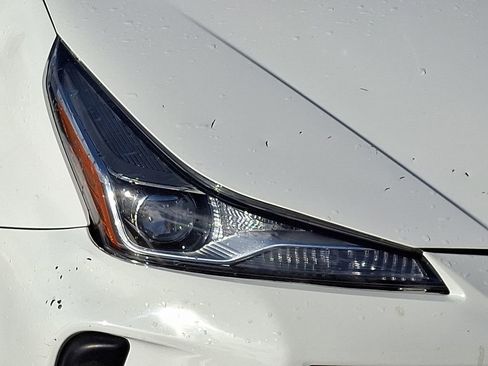 Used 2022 Toyota Prius LE image 9