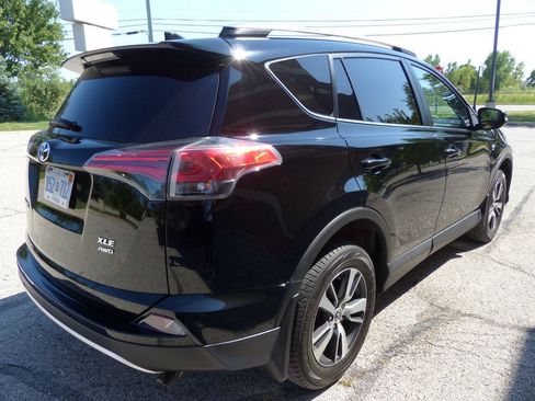 Used 2018 Toyota RAV4 XLE AWD/4WD image 12