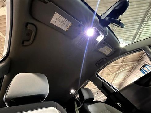 Used 2021 Chevrolet Equinox LS w/ LS Convenience Package image 17