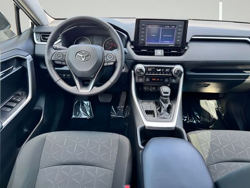 Used 2022 Toyota RAV4 XLE w/ Convenience Package AWD/4WD image 5