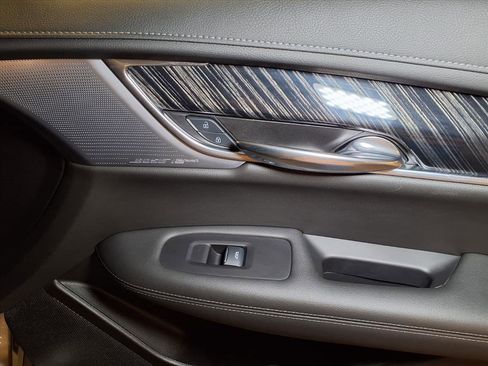 Certified 2025 Cadillac XT6 Premium Luxury image 24