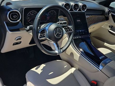 Used 2024 Mercedes-Benz GLC 300 image 10