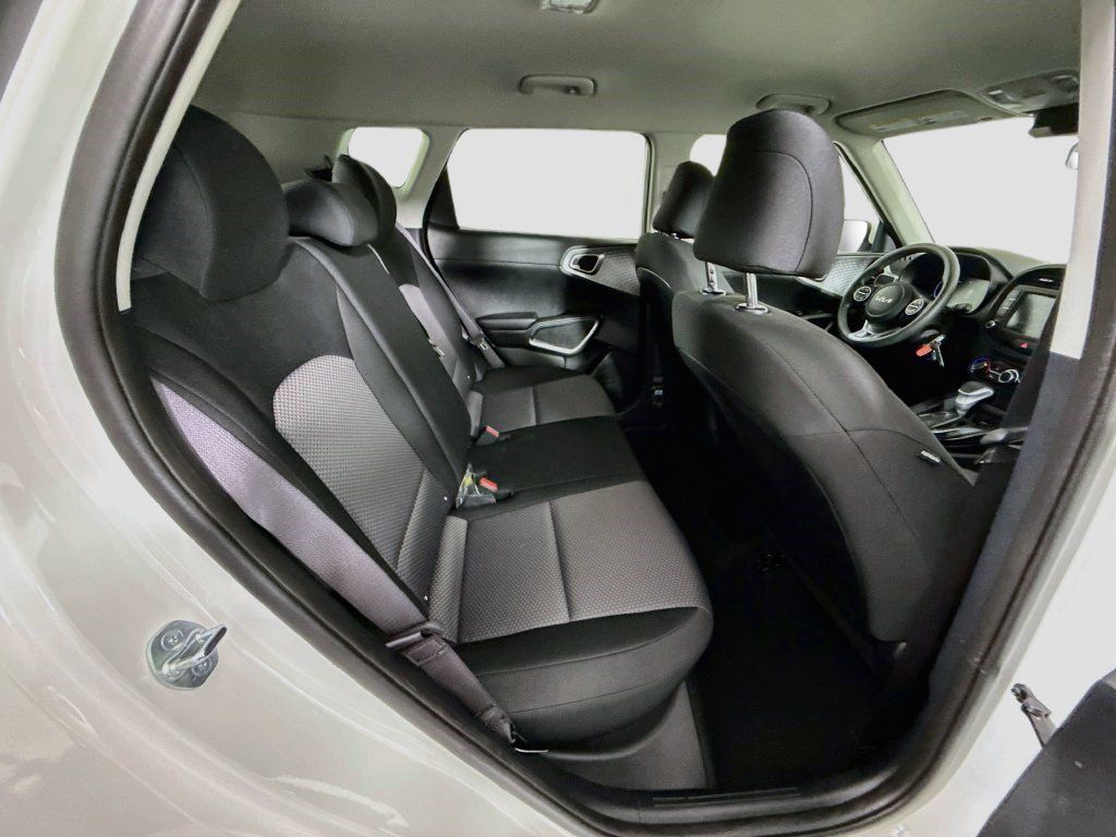 Used 2025 Kia Soul LX FWD image 25