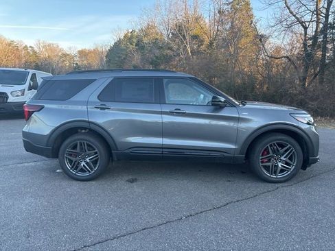 New 2026 Ford Explorer ST-Line w/ ST-Line Street Pack image 2