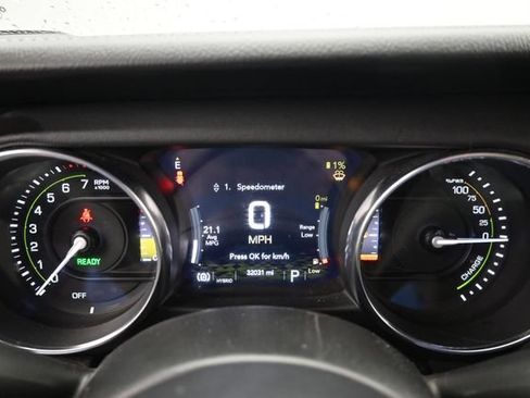 Used 2023 Jeep Wrangler Unlimited Sahara w/ Cold Weather Group AWD/4WD image 18