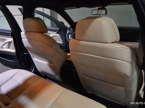 Used 2011 BMW 550i 550i image 24