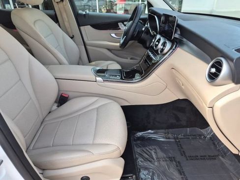 Used 2021 Mercedes-Benz GLC 300 4MATIC image 14