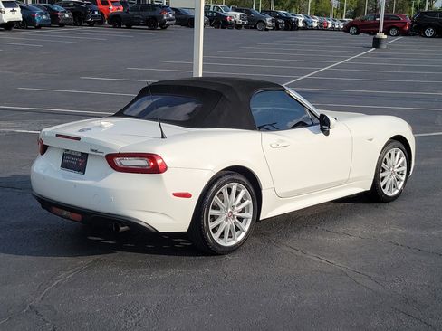 Used 2017 FIAT 124 Spider Lusso RWD image 6