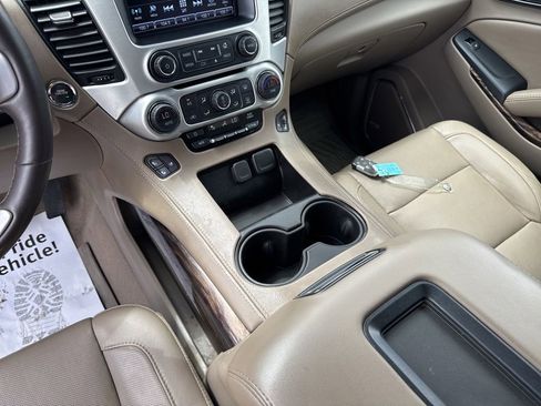 Used 2019 GMC Yukon XL SLT w/ Premium Edition AWD/4WD image 22