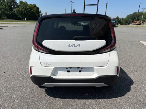 Used 2025 Kia Soul LX w/ LX Technology Package FWD image 7