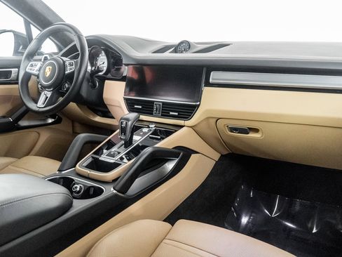 Used 2023 Porsche Cayenne Turbo w/ Premium Package Plus (PI3) image 36