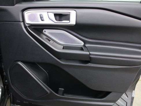 Used 2020 Ford Explorer ST w/ Premium Technology Package image 59