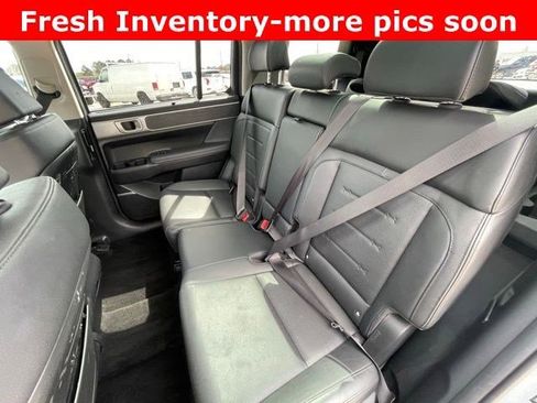 Used 2025 Hyundai Santa Fe Limited image 7