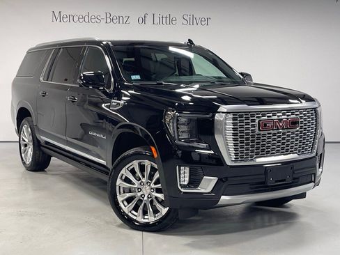 Used 2023 GMC Yukon XL Denali w/ Advanced Technology Package image 8