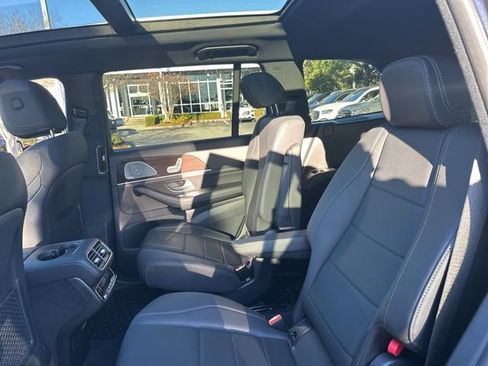 Used 2025 Mercedes-Benz GLS 450 4MATIC image 21