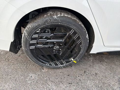 New 2026 Nissan Sentra SR w/ Floor Mat Package FWD image 12