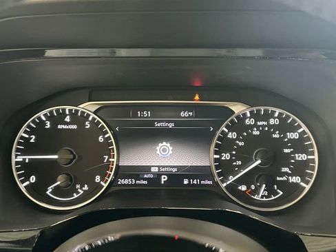 Used 2025 Nissan Pathfinder SL AWD/4WD image 39