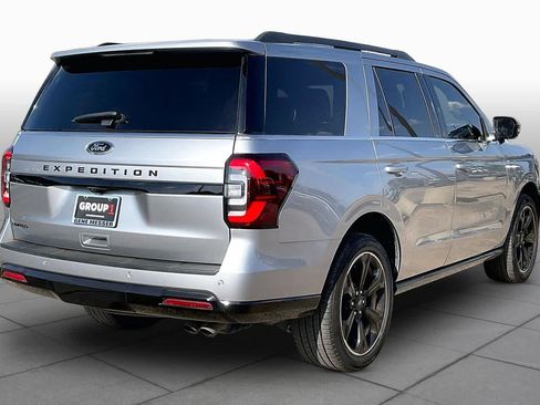 Used 2024 Ford Expedition Limited AWD/4WD image 12