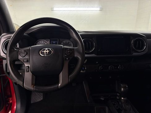 Used 2016 Toyota Tacoma TRD Off-Road w/ Towing Package RWD image 6