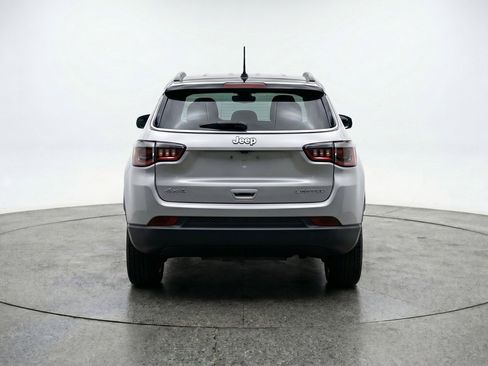 Used 2025 Jeep Compass Limited AWD/4WD image 7