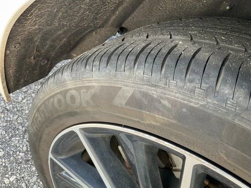 Used 2024 Toyota Camry SE image 12