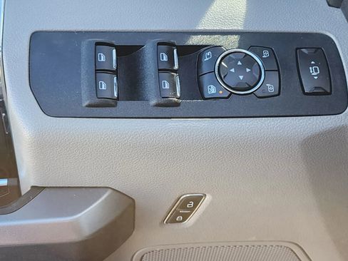 Used 2019 Ford F250 XLT w/ XLT Premium Package image 40