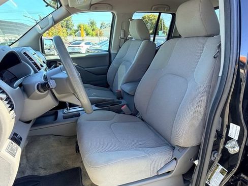 Used 2018 Nissan Frontier SV RWD image 14