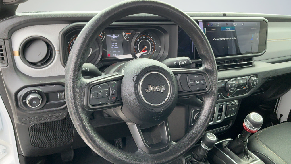 Used 2025 Jeep Wrangler Sport AWD/4WD image 8
