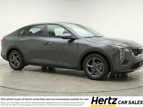 Used 2025 Kia K4 LXS image 1