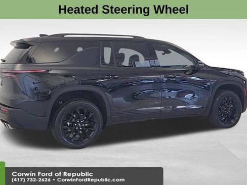 Used 2025 Chevrolet Traverse LT w/ Midnight/Sport Edition image 9