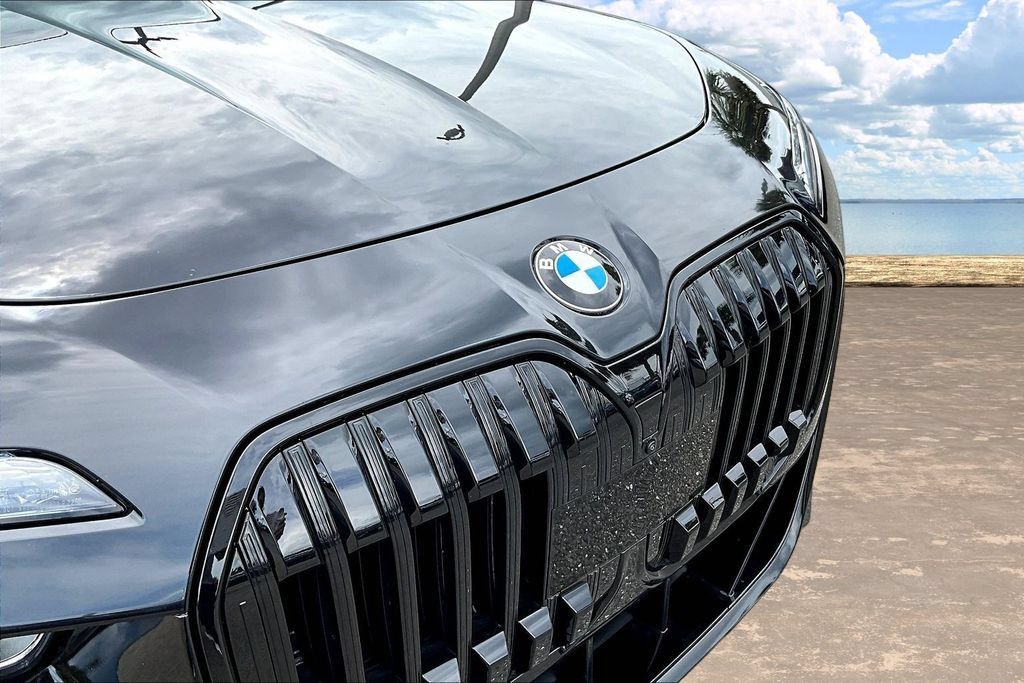 Used 2023 BMW 760i xDrive w/ Executive Package AWD/4WD image 33