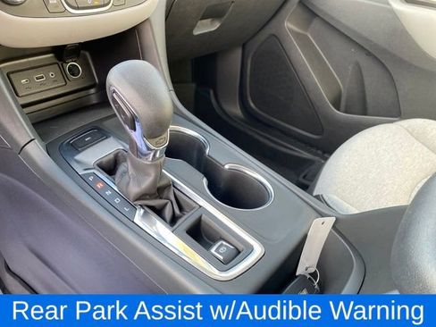 Used 2024 Chevrolet Equinox LS w/ LS Convenience Package image 11