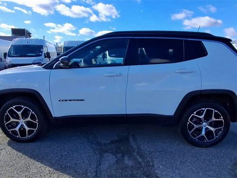 Certified 2024 Jeep Compass Limited image 5